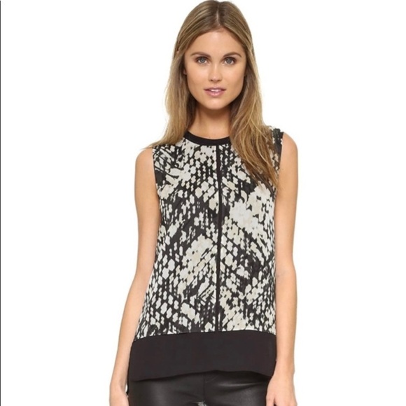 Vince Tops - VINCE Basketweave Print Double Layer Silk Top Black White Abstract Sz M